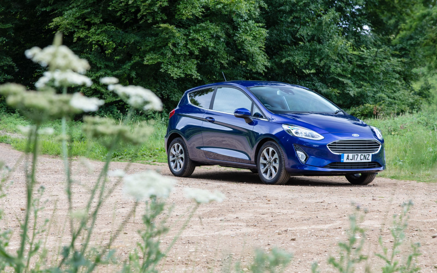 ford-fiesta-se-2019-suv-drive